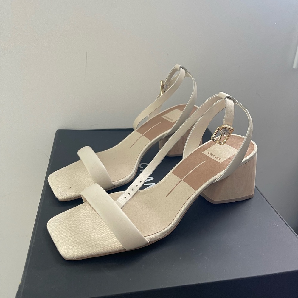 Dolce Vita off white sandals